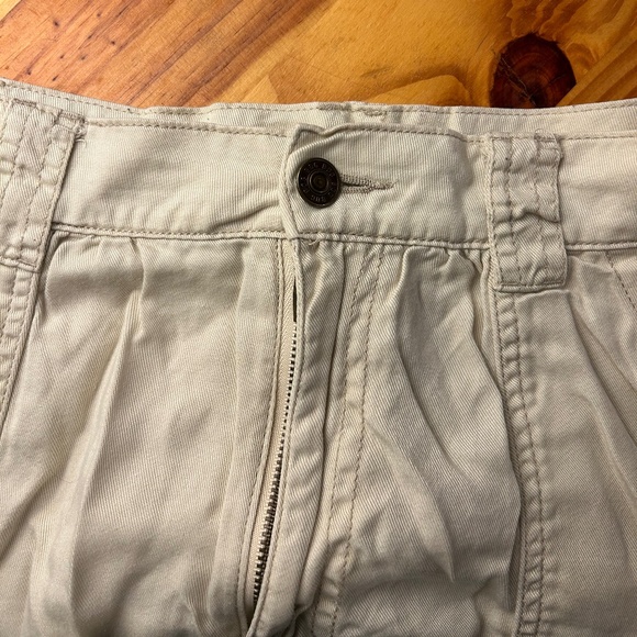 Urban Outfitters beige light cargo pants - Picture 2 of 6